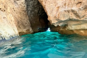 Oman’s Hidden Gems: Wadi Shab & Bimmah Sinkhole