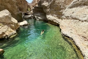 Oman’s Hidden Gems: Wadi Shab & Bimmah Sinkhole