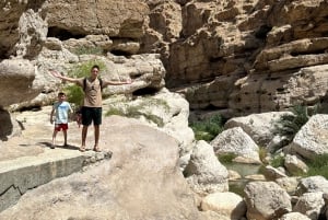 Oman’s Hidden Gems: Wadi Shab & Bimmah Sinkhole