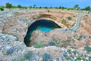 Verborgen parels van Oman: Wadi Shab & Bimmah Sinkhole