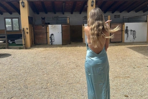 Oman-Salalah: Przejażdżka konna po plaży o zachodzie słońca z odbiorem z hotelu