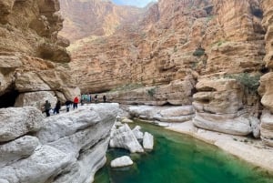 Oman : Wadi Shab, gouffre de Bimmah et camping sur la plage de Fins