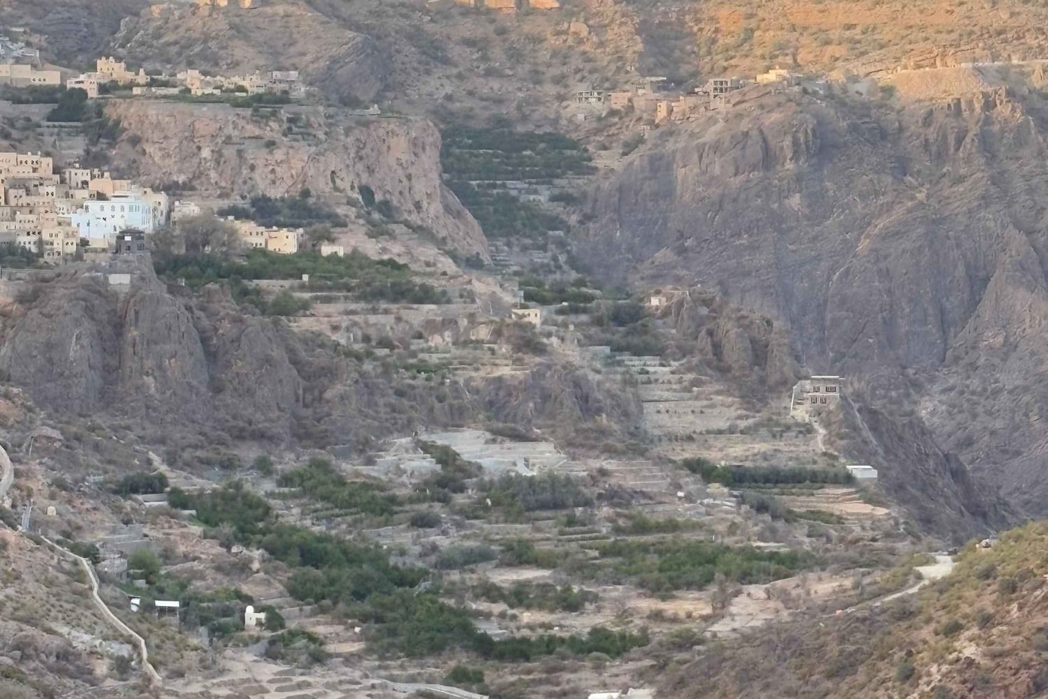 Oman: Wahiban hiekat, Wadi Bani Khalid ja aavikkokierros