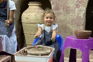 Töpferkurs mit lokalen Handwerker:innen in Bahal