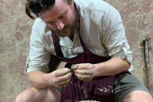 Töpferkurs mit lokalen Handwerker:innen in Bahal