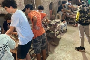 Töpferkurs mit lokalen Handwerker:innen in Bahal