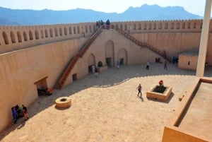 Excursion privée d'une journée à Nizwa, Jabal Akhdar, Birkat Al Moz