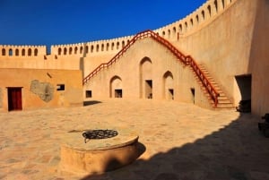 Excursion privée d'une journée à Nizwa, Jabal Akhdar, Birkat Al Moz