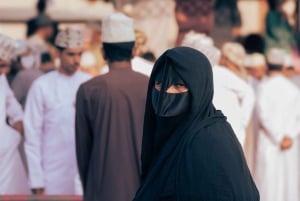 ニズワ、ジャバル・アクダル、ビルカット・アル・モズへのプライベート日帰り旅行