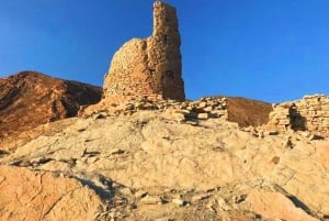 ニズワ、ジャバル・アクダル、ビルカット・アル・モズへのプライベート日帰り旅行