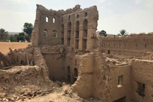 ニズワ、ジャバル・アクダル、ビルカット・アル・モズへのプライベート日帰り旅行