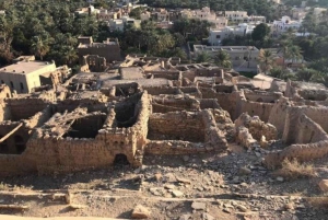 ニズワ、ジャバル・アクダル、ビルカット・アル・モズへのプライベート日帰り旅行