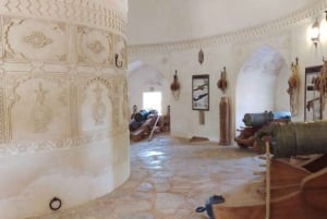 Privat dagstur til Wadi Al Hoqain & Al Hazm Castle