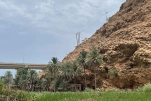 Privat dagstur til Wadi Shab, Fins Beach & Bimmah Sinkhole