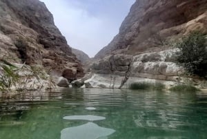 From Muscat: Guided Overnight Desert Camp Tour