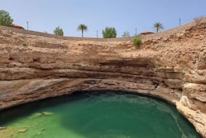 From Muscat: Guided Overnight Desert Camp Tour