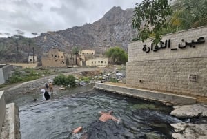 Excursão particular de 1 dia a Nakhal, Rustaq e fontes termais