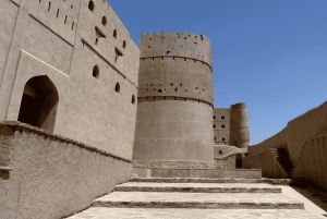 Recorrido histórico: Fuerte de Nizwa y Bahla (fábrica de cerámica)