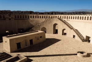 Recorrido histórico: Fuerte de Nizwa y Bahla (fábrica de cerámica)