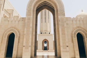 Private Muscat Sunset & Seaside Tour with Local Host 4 Hours