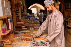 Private Tour: Nizwa und der Grüne Berg – wo Geschichte auf Natur trifft