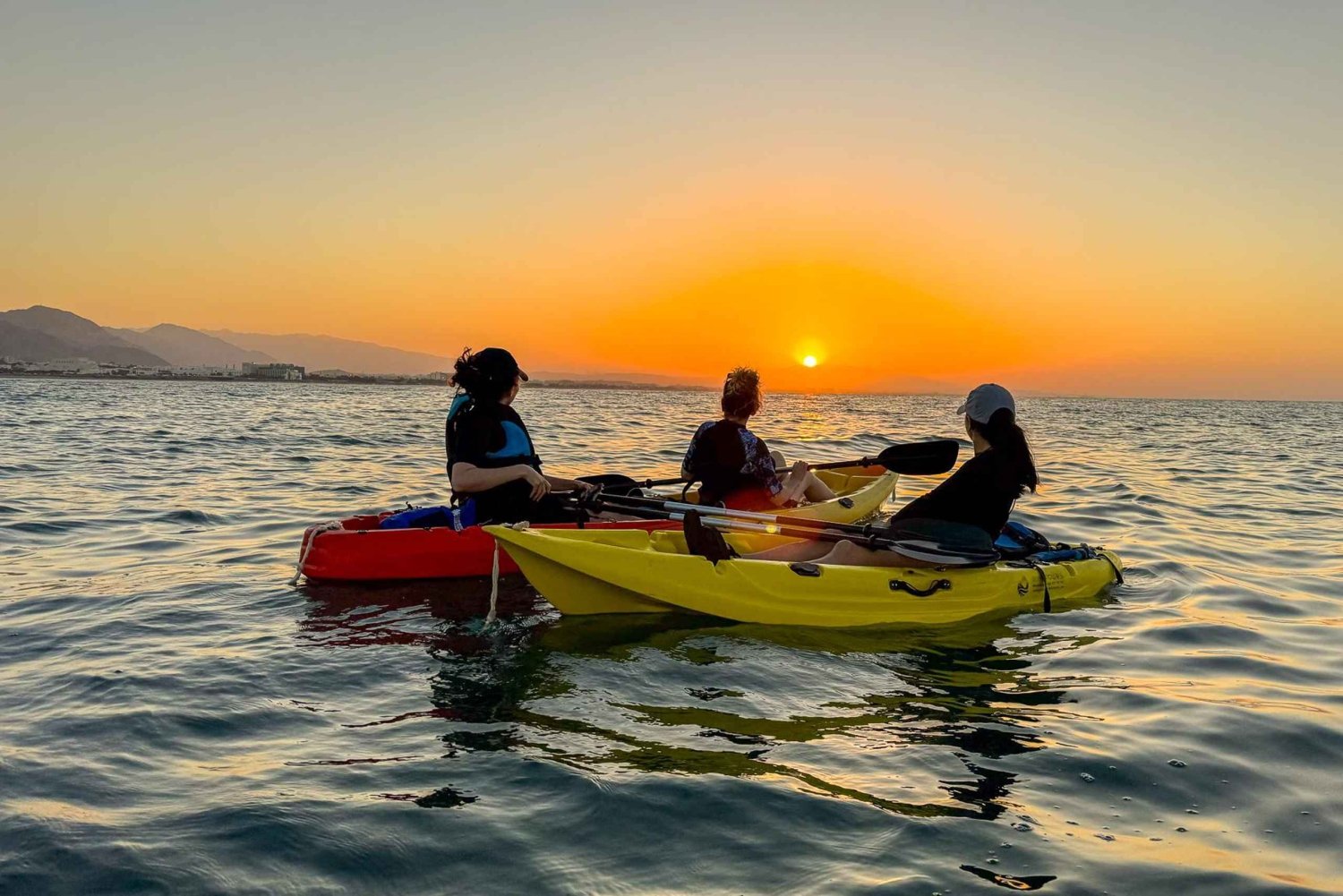 Experiencia de kayak en la playa de Qurum