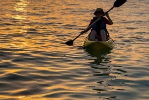 Experiencia de kayak en la playa de Qurum