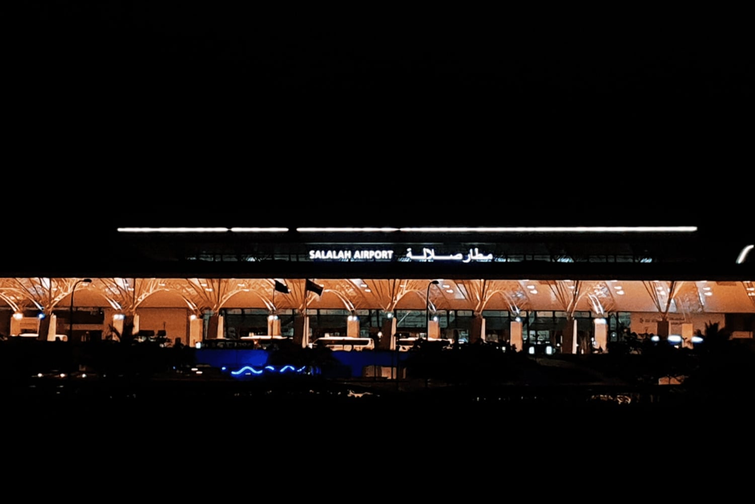 Salalah: Lufthavnstransport i luksuriøs SUV Land Cruiser