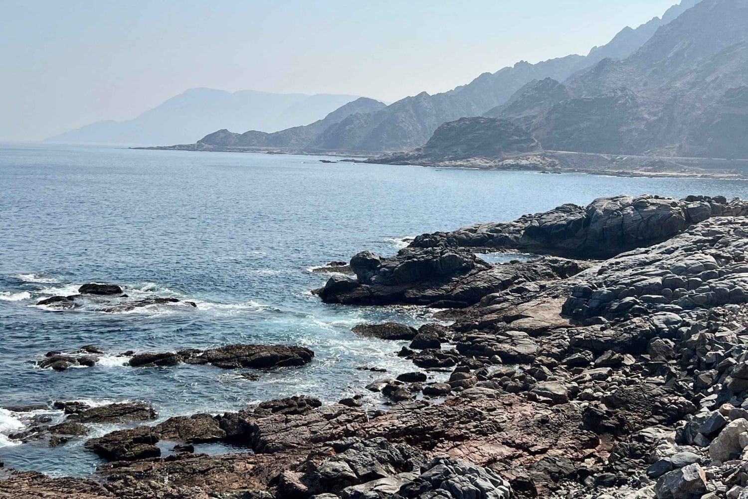 Salalah: Coastal Highway Tour to Fushi Dunes & Hasik Beach