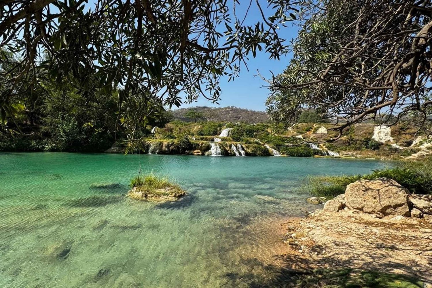 مغامرة صلالة الشرقية: الشلالات والجبال ورحلات السفاري