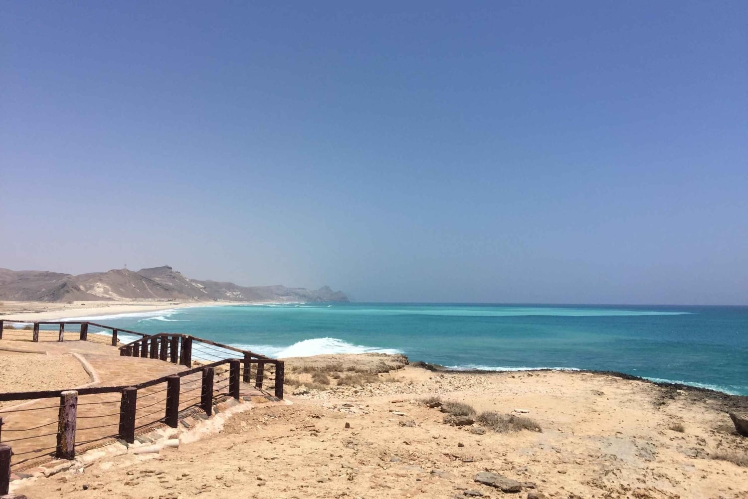 サラーラ：乳香の道、ラクダ農場、ビーチツアーをご案内いたします