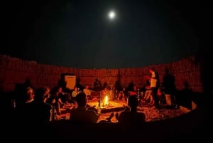 Stjerner og sand: En magisk oplevelse med overnatning i ørkenen