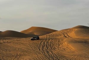 Tähdet ja hiekka: Aavikon maaginen yöpymiskokemus