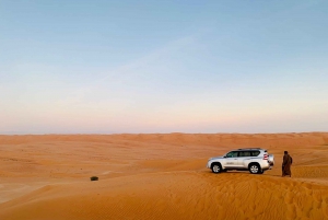 Zachód słońca na pustyni Wahiba Sands i przygoda w Wadi Bani Khalid