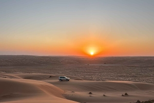 Visitez le Wadi Bani Khalid et le désert – Vivez la nature et l'aventure