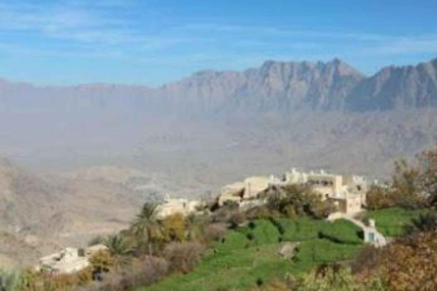 Wadi Abyadh ja Wekan Village (päiväretki) 8 tuntia
