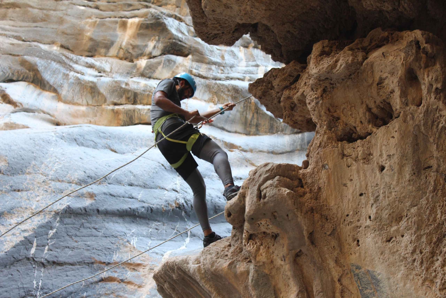 Wadi Bani Awf: Kanjonikiipeilyseikkailu Snake Canyonissa