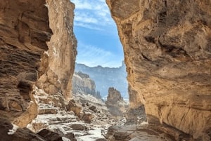 Escursione a Wadi Ghul, tour di Misfat Al Abriyeen e pranzo