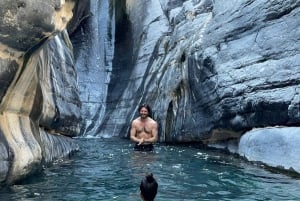 Escursione a Wadi Ghul, tour di Misfat Al Abriyeen e pranzo