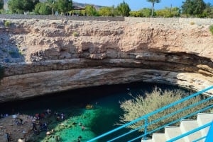 وادي الشاب وحوض بيما وكهف على شكل قلب وشاطئ بيبل