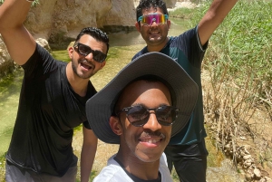 Muscat: Wadi Shab, Romantische Höhle und Sinkhole Ganztägige Tour