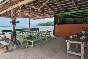 2 Days in Remote San Blas + Tour to magical Cambombia Island
