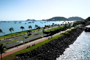 Ave. Balboa: Enjoy the city on a Scooter + drink and Panamanian entrance.