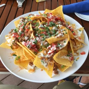 Azul Pool Bar & Grill 