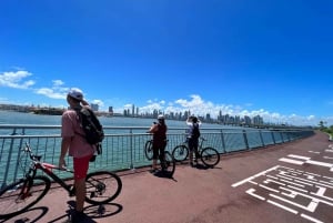 Bike tour in Panama City and Old Quarter with local guided