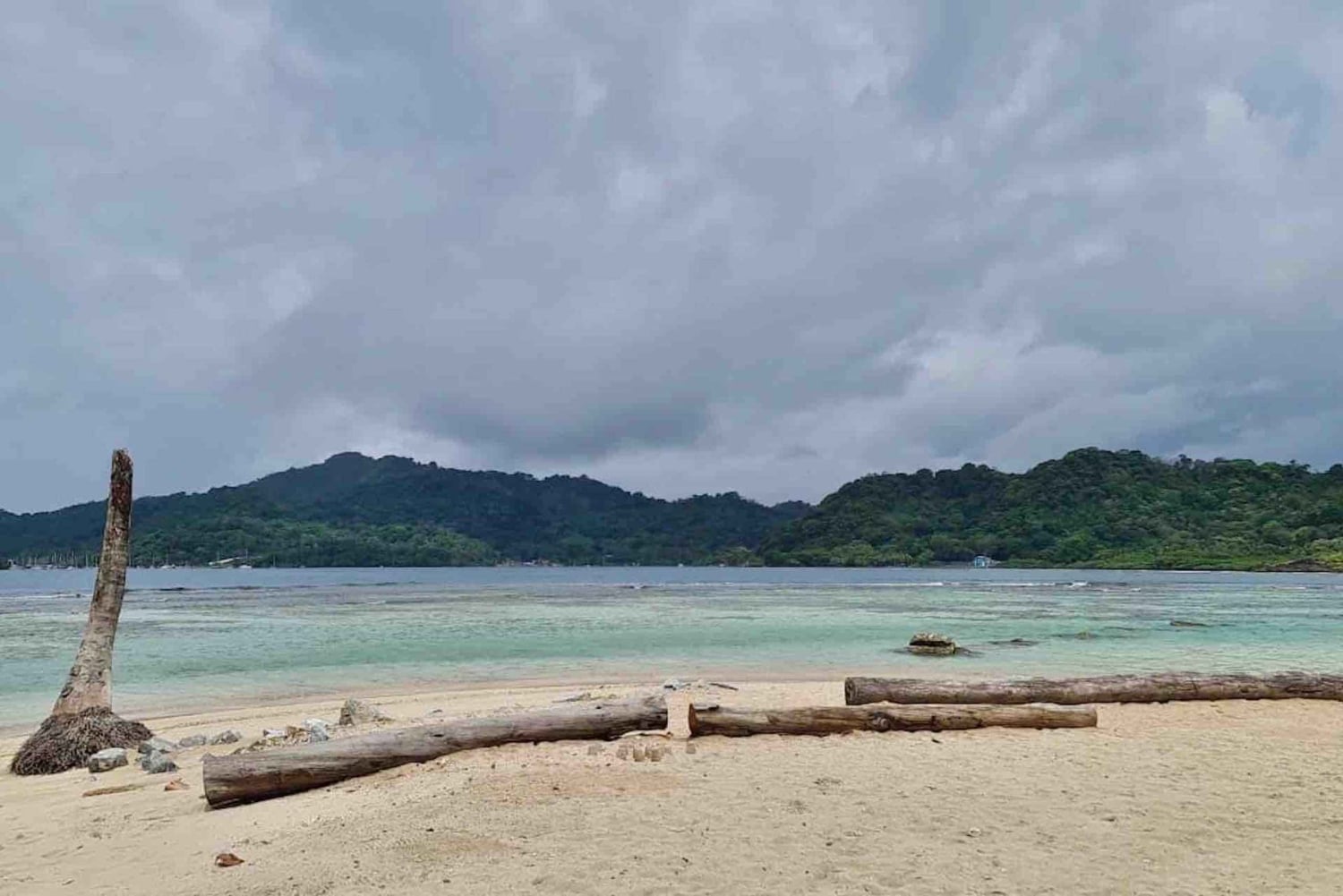 Excursión por las islas del Caribe, Isla Grande y Fuerte de Portobelo