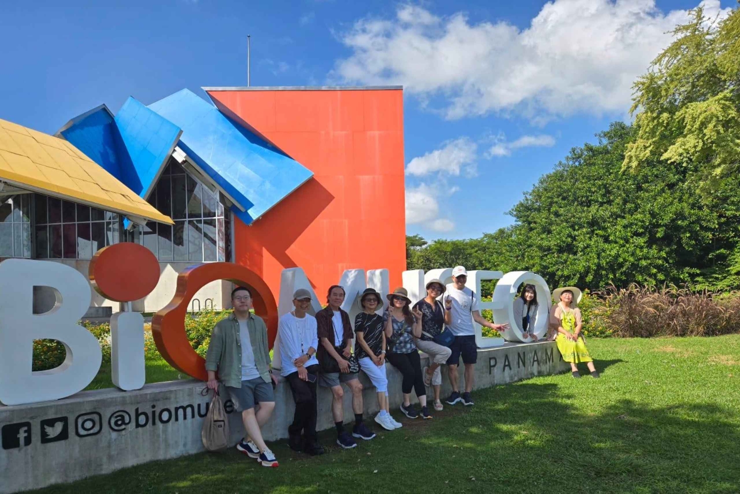 City Tour In privates cars Around the city and Panama Canal