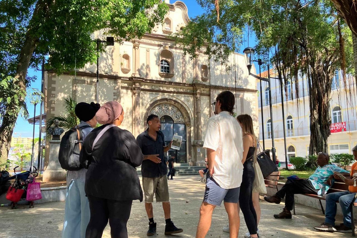 Ontdek Santa Ana en Chorrillo: een stedelijke en culinaire tour