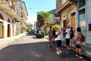 Entdecken Sie Santa Ana und Chorrillo: eine urbane und kulinarische Tour