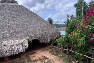 Embera-landsbyen ved Chagres-elven og fottur til vannfalken
